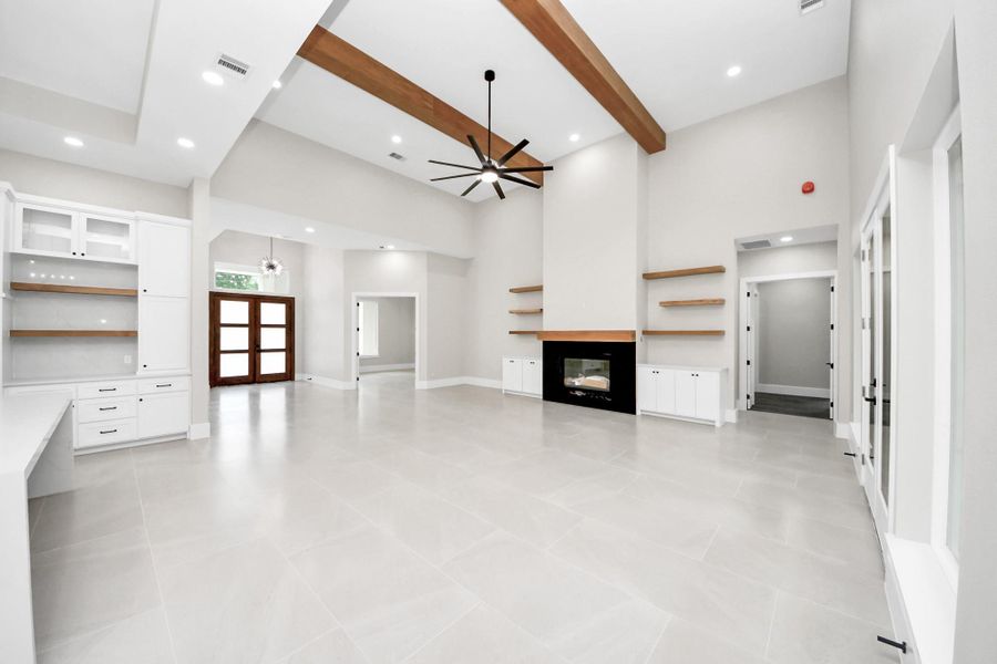 Spacious, unfurnished interior of a new home in , Porter (Image 21).