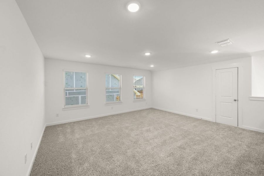 Representative unfurnished interior of a home built from the Ironwood II Hunters Crossing 65s by Brohn Homes in Hunters Crossing, Sealy (Image 21).
