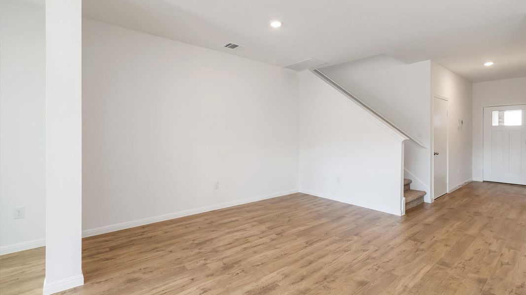 Spacious, unfurnished interior of a new home in Bar W Ranch, Leander (Image 16).