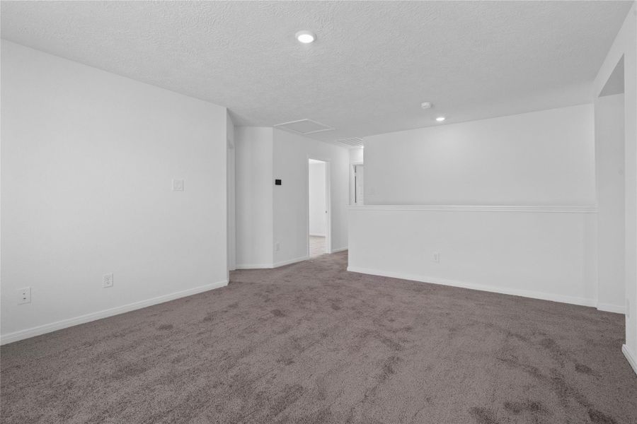 Spacious, unfurnished interior of a new home in Oakwood Trails, Tomball (Image 15).