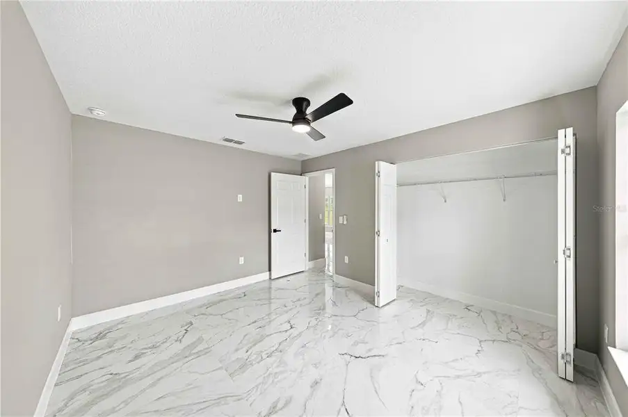Spacious, unfurnished interior of a new home in , Ocala (Image 18).