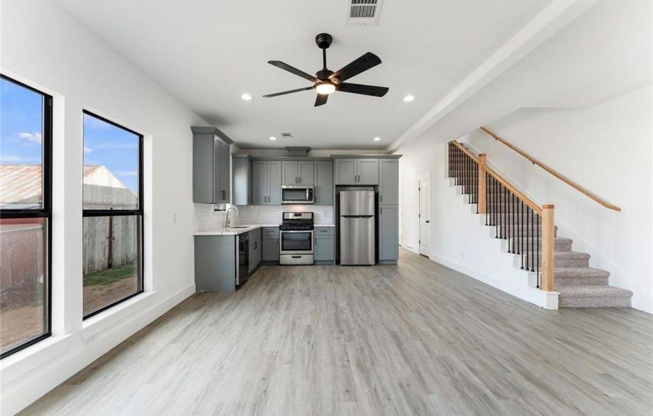 Spacious, unfurnished interior of a new home in , Beasley (Image 17).