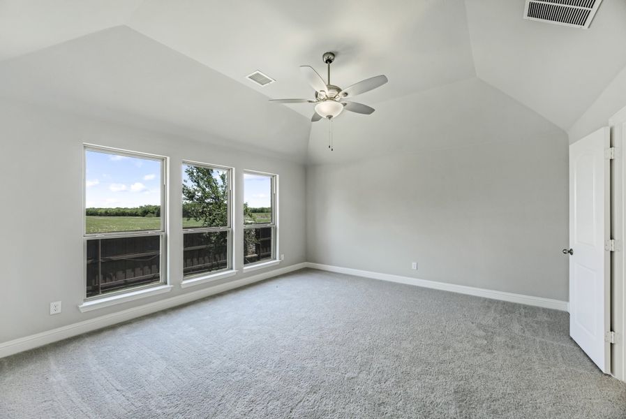 Representative unfurnished interior of a home built from the Rio Grande by UnionMain Homes in Elevon, Lavon (Image 15).