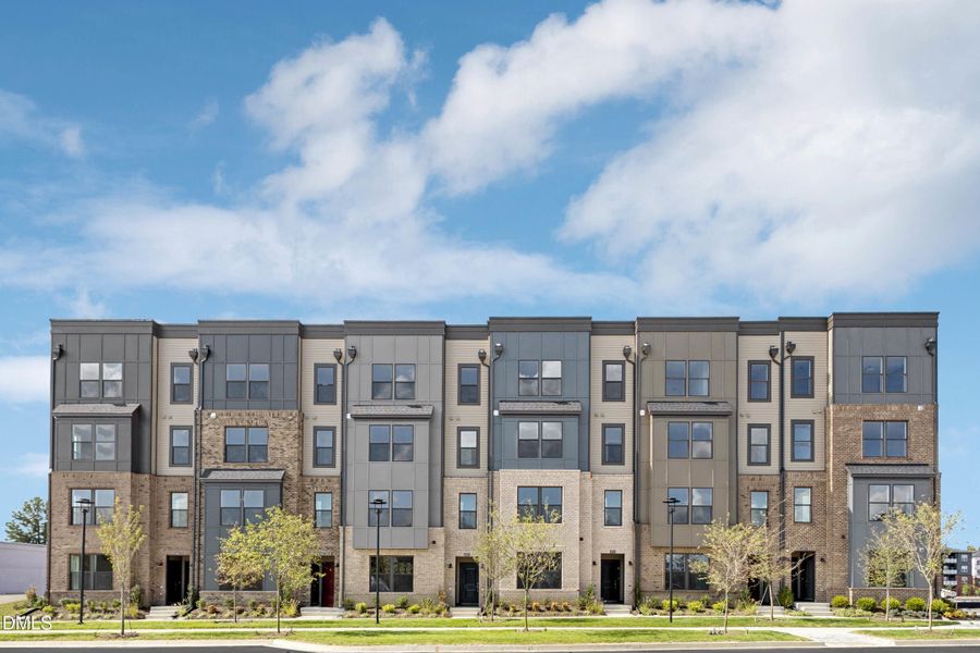 P_RIC_VVC_Tessa_Julianne_EXT_FRT