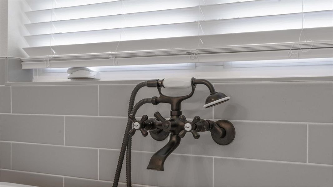 Close-up of interior finishes inside a home in Elkins Lake, Huntsville (Image 38).