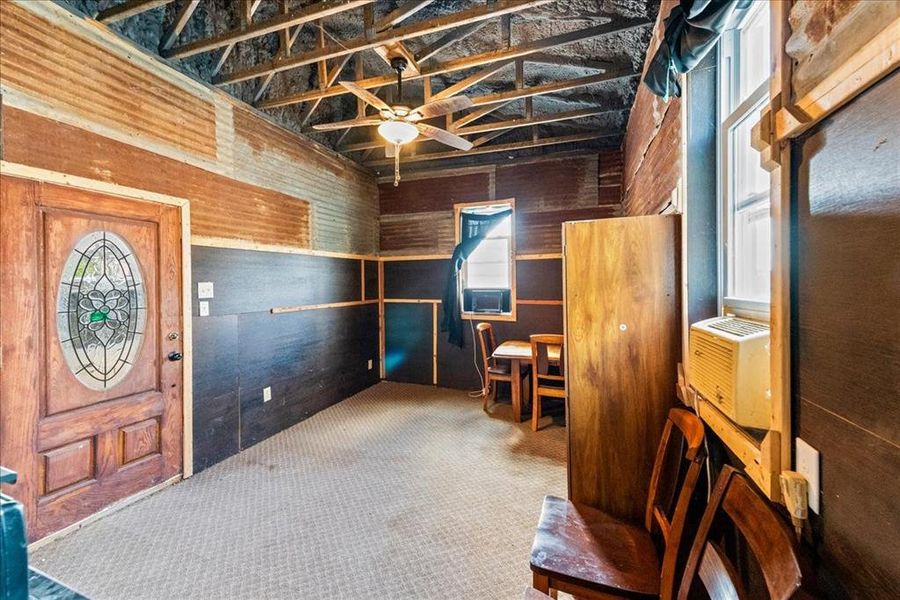 Community amenities in , Clifton (Image 10).