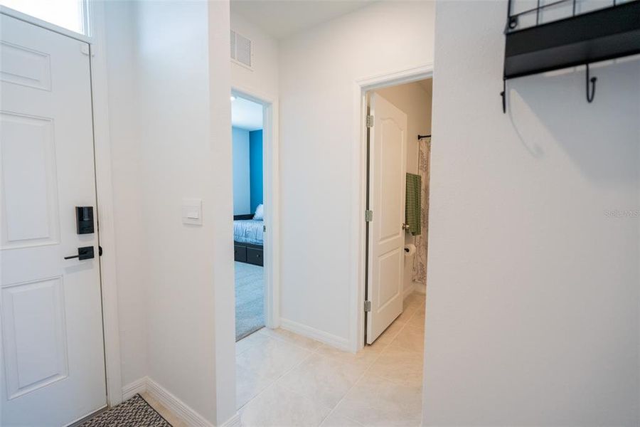 Spacious, unfurnished interior of a new home in Harmony at Lake Eloise, Winter Haven (Image 21).