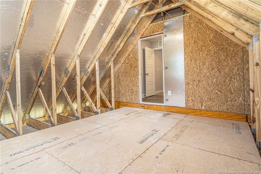 EXTRA STORAGE CAN BE FINISHED EXTRA STORAGE CAN BE FINISHED