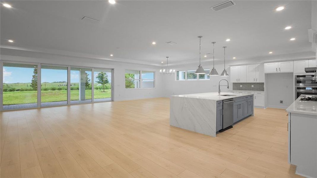 Spacious, unfurnished interior of a new home in Cresswind at Lake Harris, Tavares (Image 22).