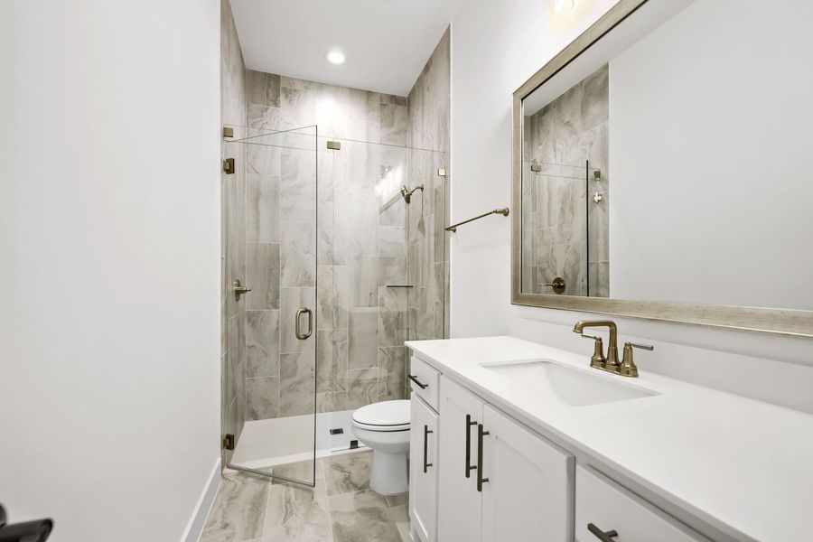 Plan 1645 Representative Photo - Secondary Bathroom