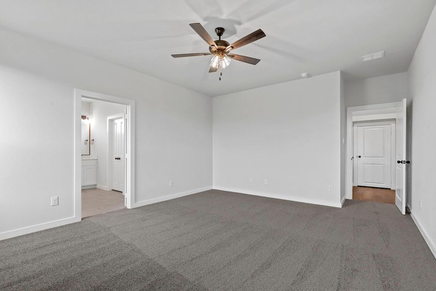 Representative unfurnished interior of a home built from the Garrison II by Cheldan Homes in Arbor Oaks, Boyd (Image 46).