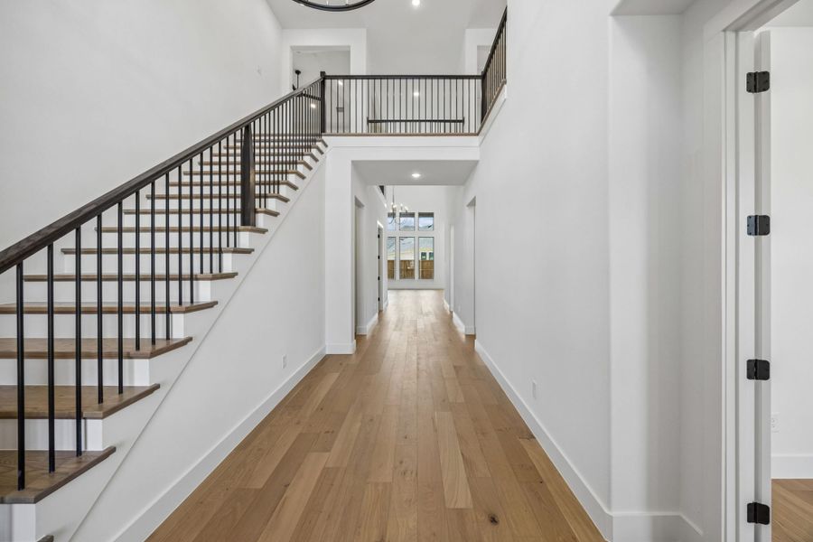 Spacious, unfurnished interior of a new home in The Parks at Wilson Creek, Celina (Image 21).
