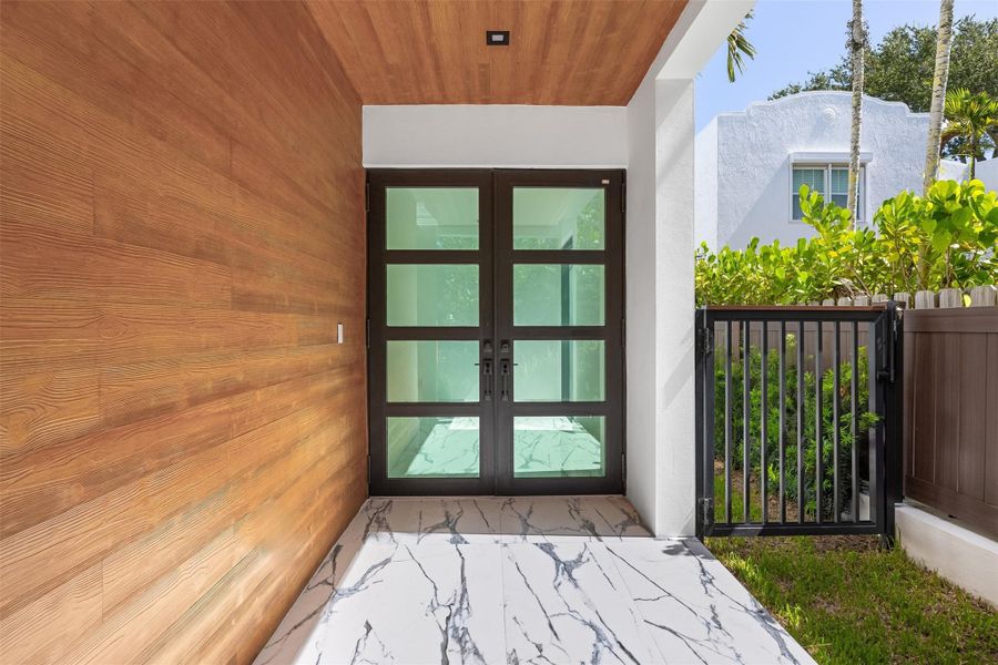 Spacious, unfurnished interior of a new home in , Fort Lauderdale (Image 18). Spacious, unfurnished interior of a new home in , Fort Lauderdale (Image 18).