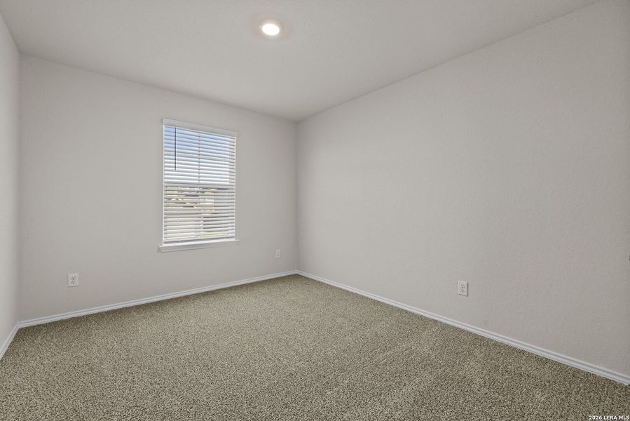 Spacious, unfurnished interior of a new home in Stonehill, San Antonio (Image 14).