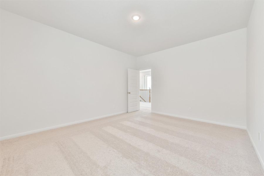 Spacious, unfurnished interior of a new home in Anderson Lakes, Houston (Image 14).