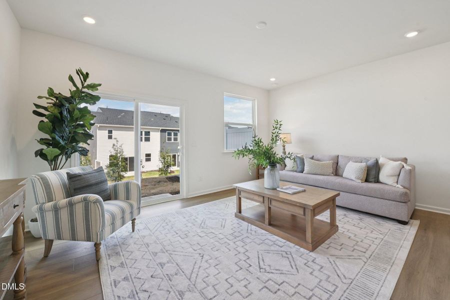 7-web-or-mls-2009 Oakdale Dr-S3103-007