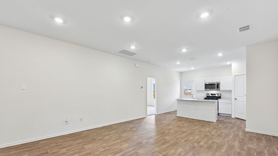 Spacious, unfurnished interior of a new home in Wayside, Uhland (Image 16).