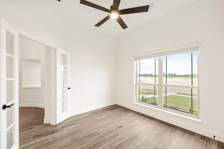 Spacious, unfurnished interior of a new home in Glenbrook, Red Oak (Image 20).