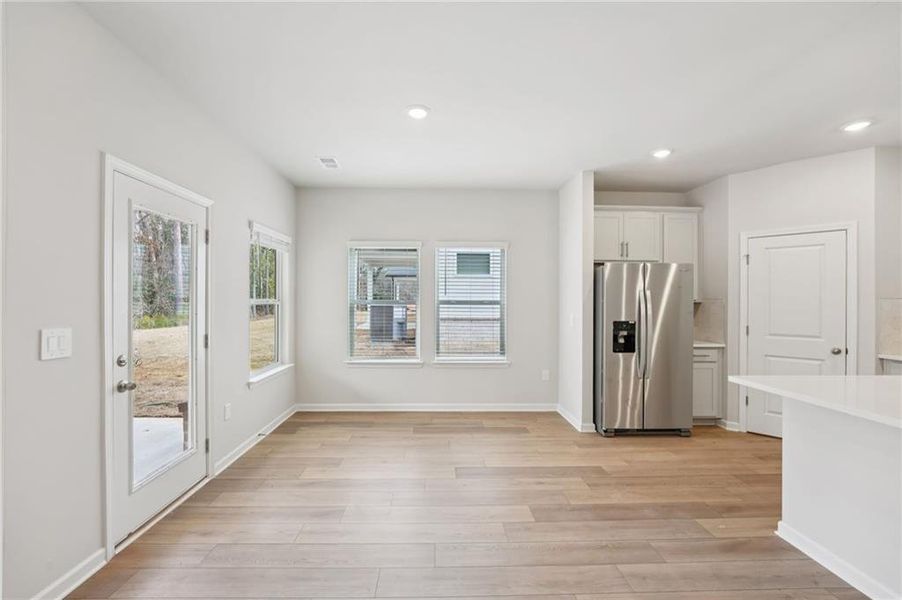 Spacious, unfurnished interior of a new home in Westmont Preserve, Powder Springs (Image 24).