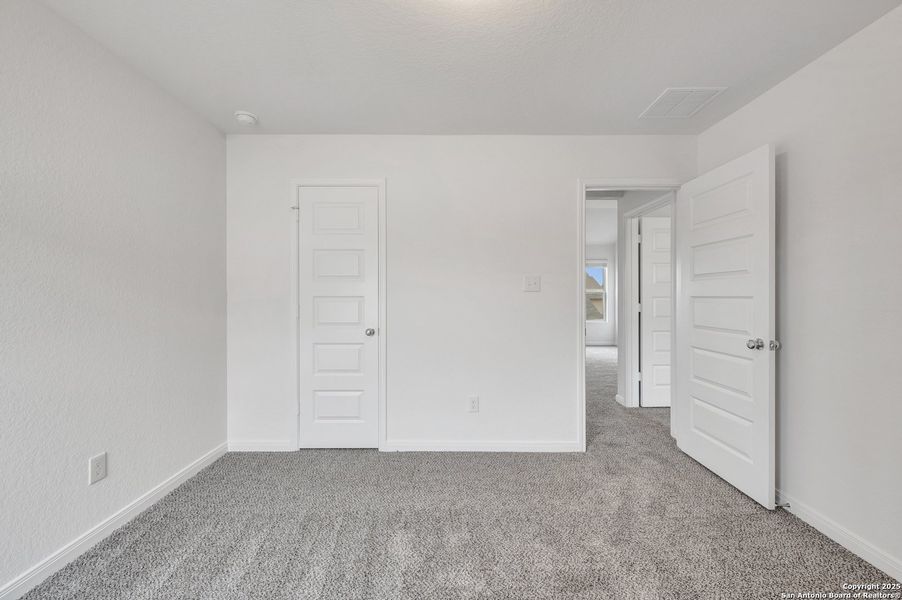 Spacious, unfurnished interior of a new home in Paloma Park, Converse (Image 41).