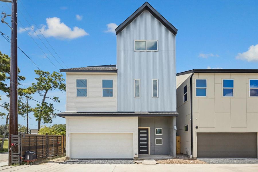 Front exterior of a new home in , Houston, TX, highlighting curb appeal (Image 23). Front exterior of a new home in , Houston, TX, highlighting curb appeal (Image 23).