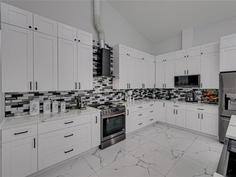 Furnished interior view inside a new home in , Lakeland (Image 33).