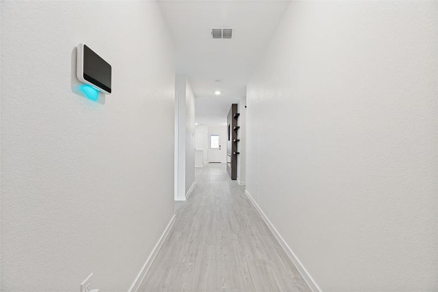 Spacious, unfurnished interior of a new home in Tillage Farms, Princeton (Image 26).