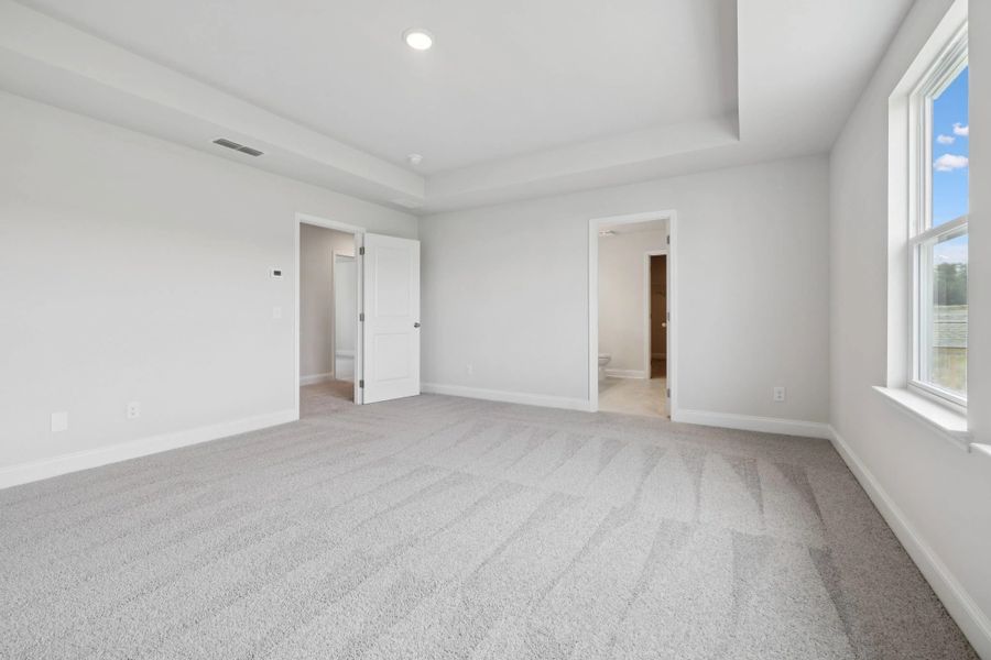 Spacious, unfurnished interior of a new home in Cades Bluff, Lebanon (Image 33).