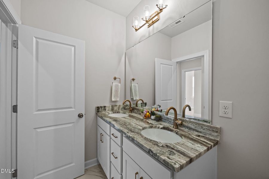 45-web-or-mls-IMG_7034 45-web-or-mls-IMG_7034