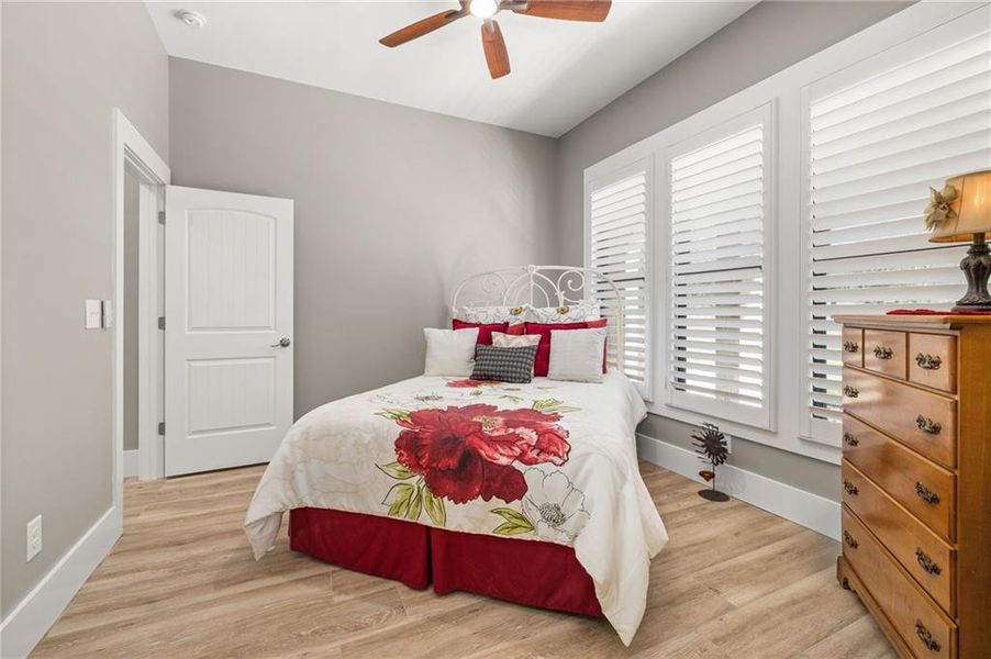 Furnished interior view inside a new home in , Jefferson (Image 7).