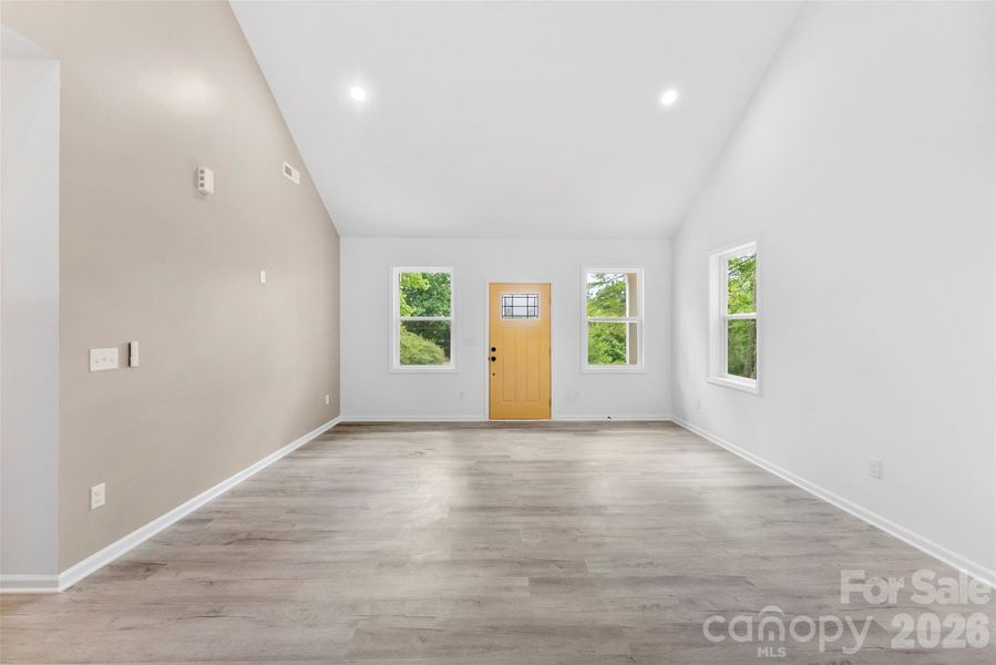 Spacious, unfurnished interior of a new home in , Shelby (Image 31).