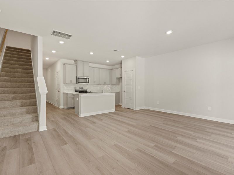 Spacious, unfurnished interior of a new home in Avalon Townes, Lyman (Image 9).
