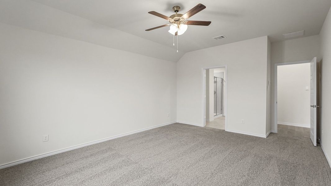 Spacious, unfurnished interior of a new home in Woodcreek, Fate (Image 11).