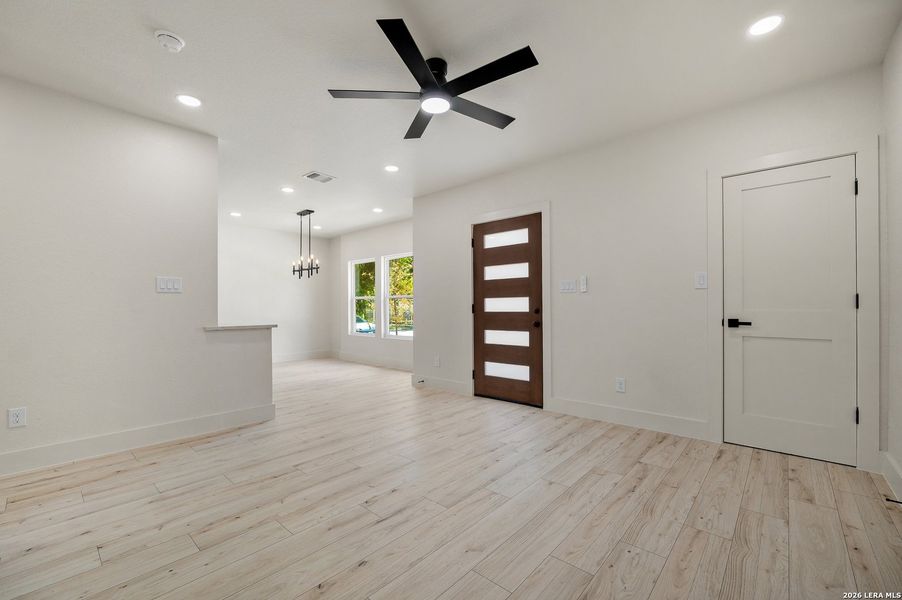 Spacious, unfurnished interior of a new home in , San Antonio (Image 36).