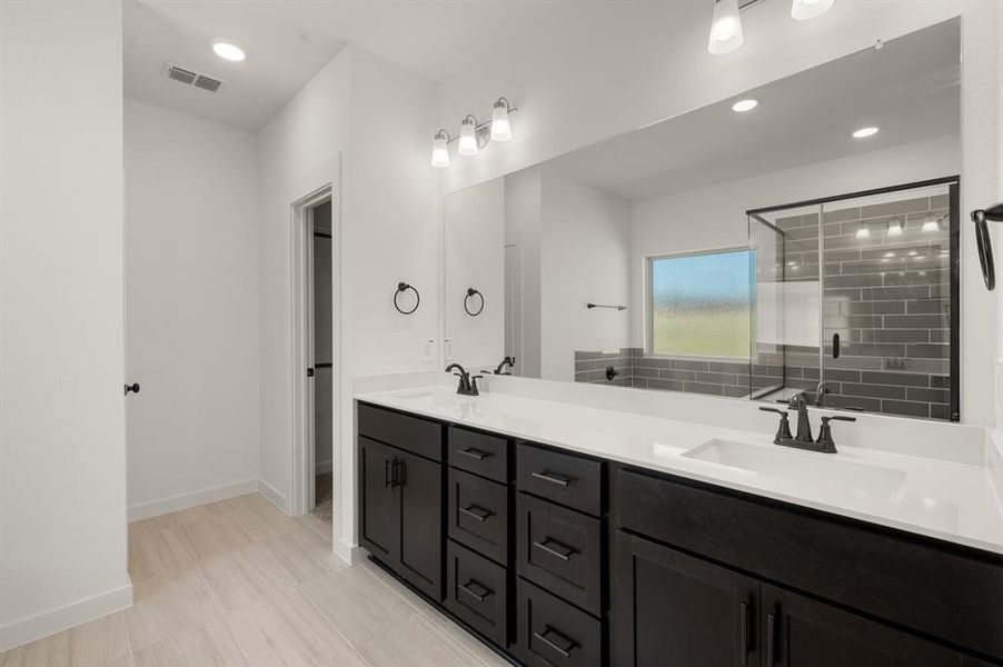 225 Whitetail-Primary Suite-4