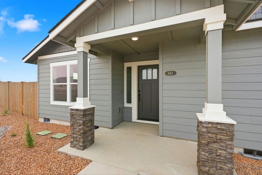 Representative exterior details of a home built from the Laurel by MonteVista Homes in IronHorse, Prineville (Image 3).