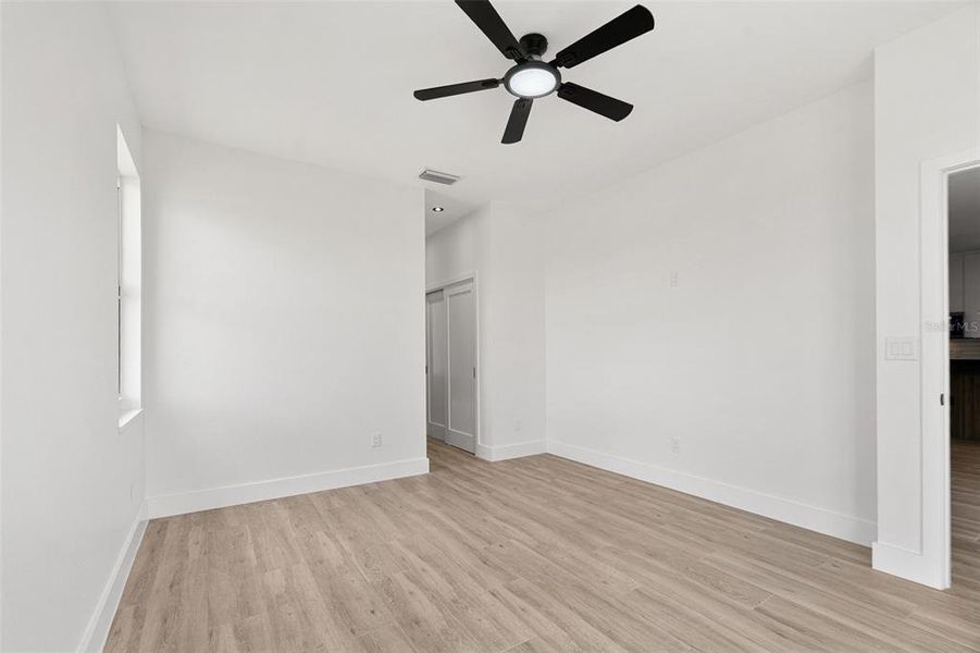 Spacious, unfurnished interior of a new home in , Placida (Image 23).