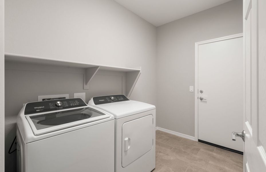 Close-up of interior finishes inside a home in El Cidro, Goodyear (Image 14).