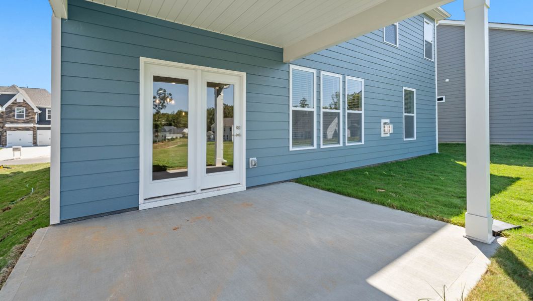 Exterior details and patio area of a home in Adams Glen, Mauldin (Image 2).