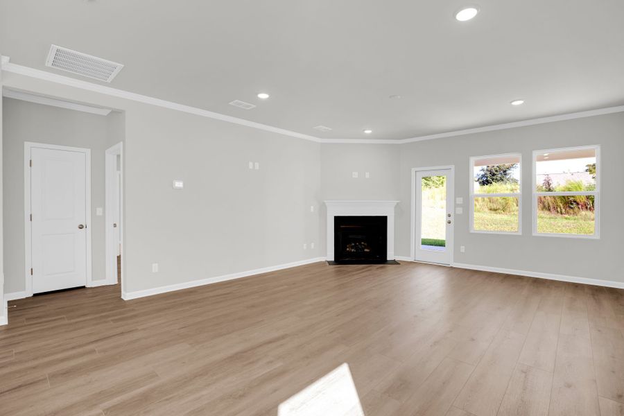 Spacious, unfurnished interior of a new home in Carriage Estates, Lexington (Image 39).