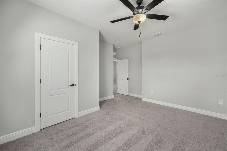 Spacious, unfurnished interior of a new home in Reunion Village, Kissimmee (Image 5). Spacious, unfurnished interior of a new home in Reunion Village, Kissimmee (Image 5).