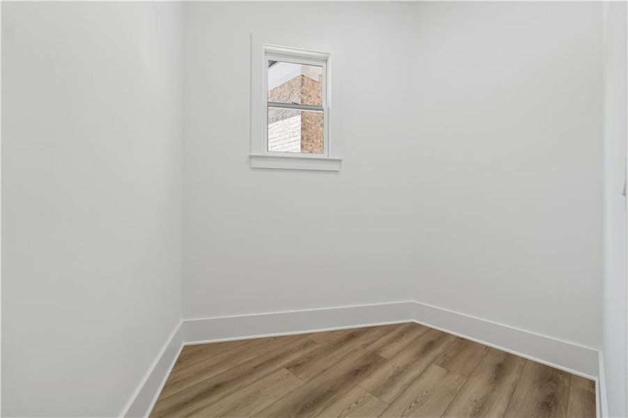 Spacious, unfurnished interior of a new home in , Gainesville (Image 19).