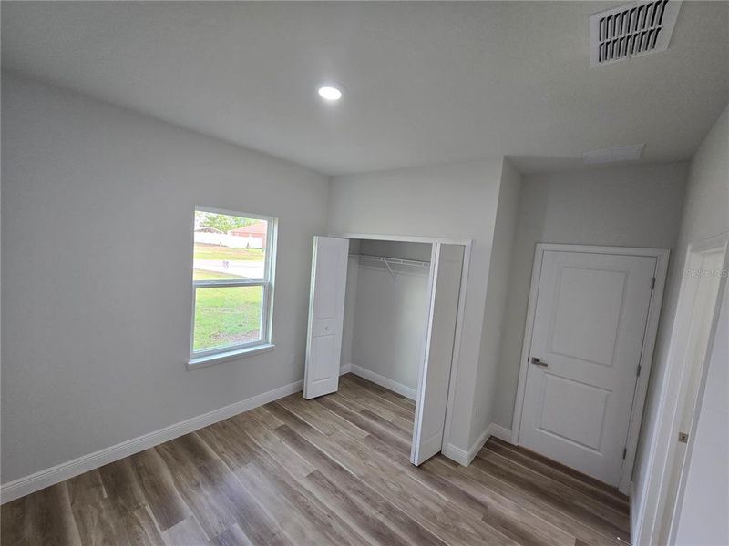 Spacious, unfurnished interior of a new home in , Ocala (Image 19).
