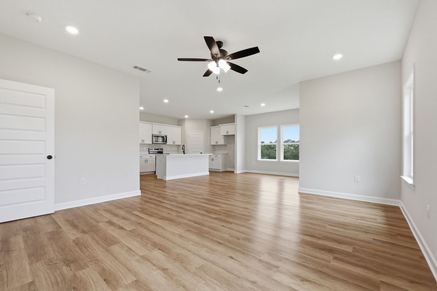 Spacious, unfurnished interior of a new home in Barton's Bend, Crestview (Image 35). Spacious, unfurnished interior of a new home in Barton's Bend, Crestview (Image 35).