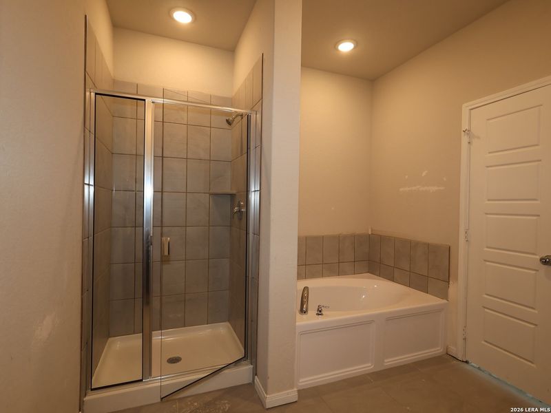 Furnished interior view inside a new home in Agave, San Antonio (Image 8).