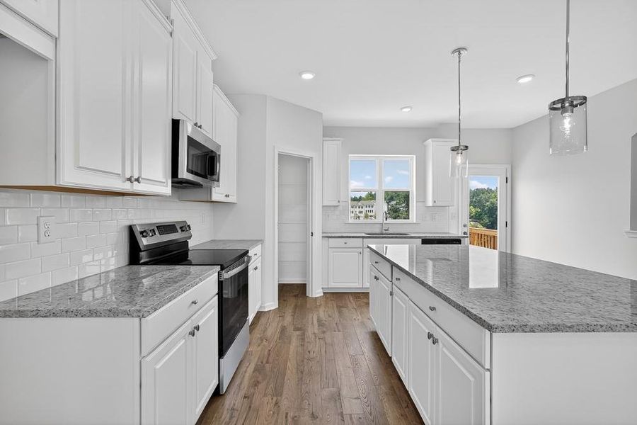Furnished interior view inside a new home in Rosewood Farm, Lawrenceville (Image 11).