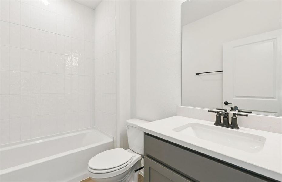 Spacious secondary bathroom