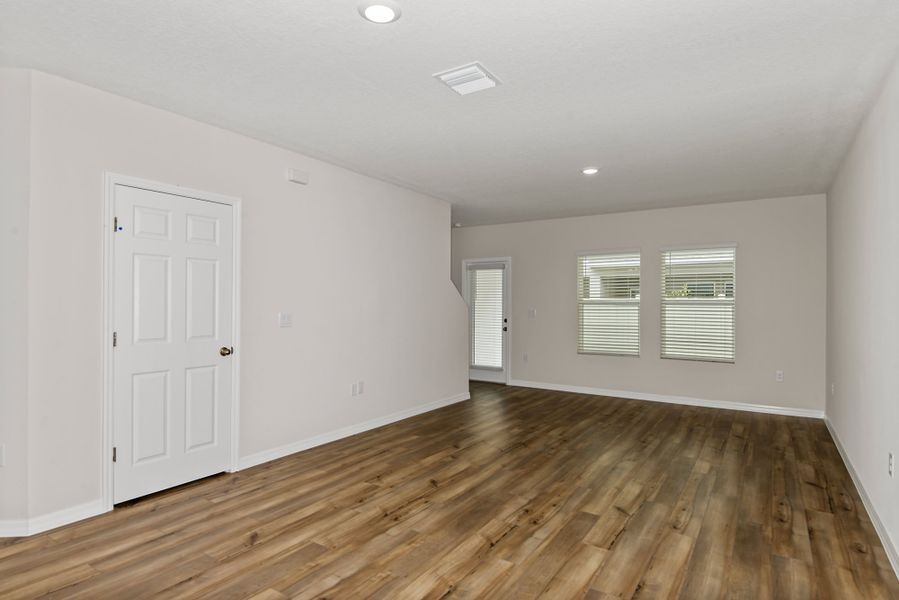 Representative unfurnished interior of a home built from the Barcelona by Casa Fresca Homes in Grove at Crosswinds, Haines City (Image 16).