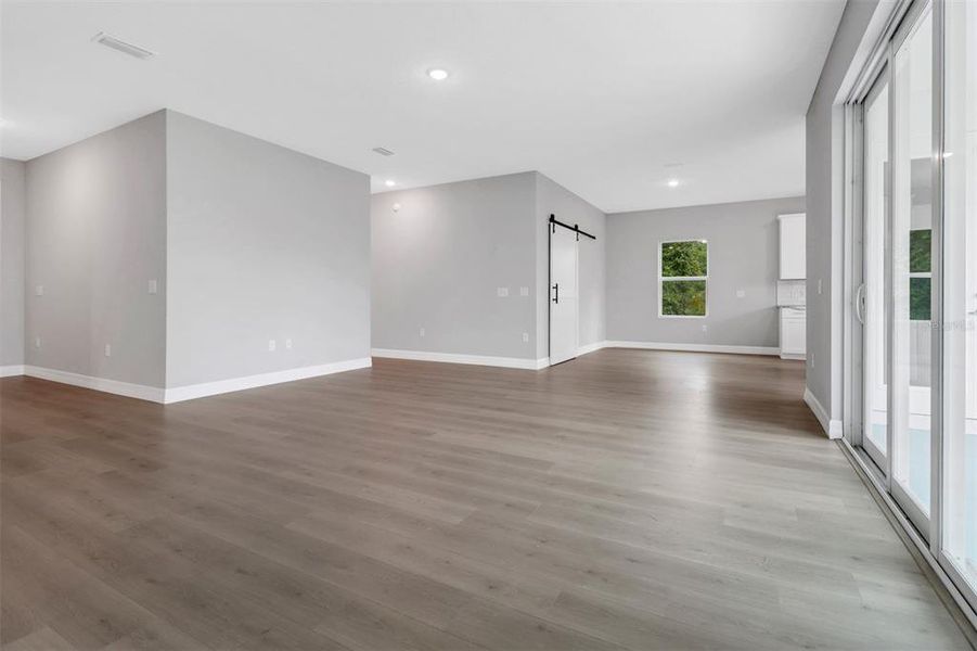 Spacious, unfurnished interior of a new home in , Port Charlotte (Image 16).