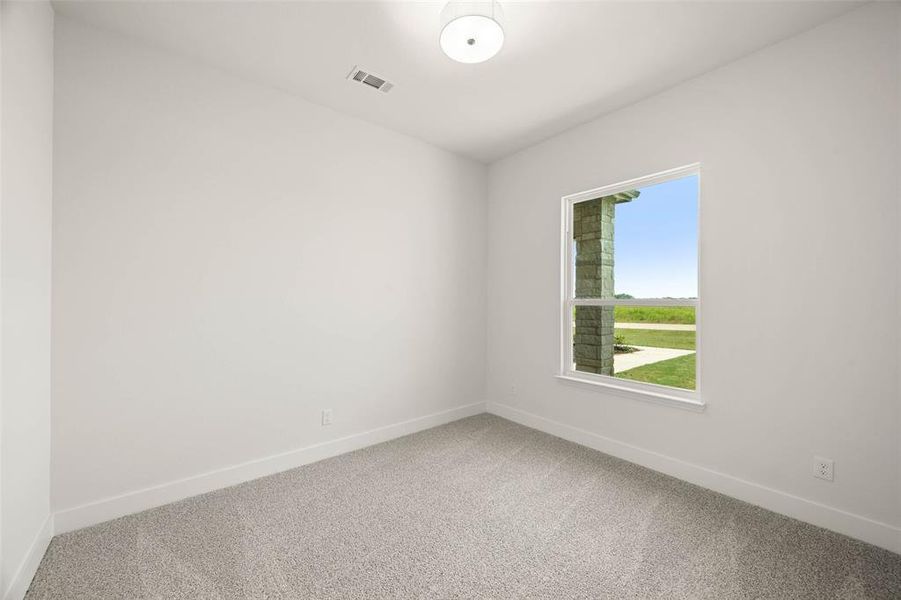 Spacious, unfurnished interior of a new home in , Waxahachie (Image 11).